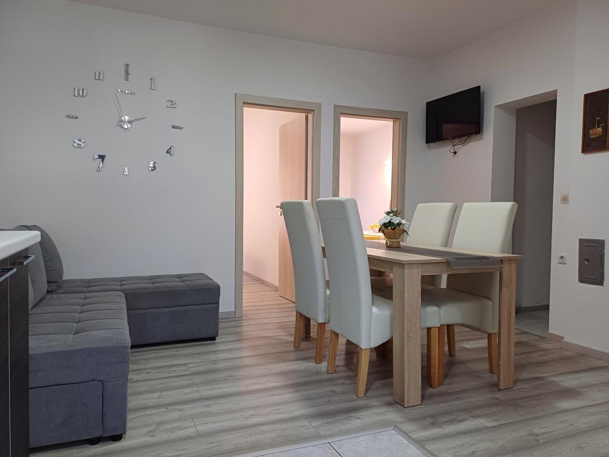 Apartmani Bulajic Krk Town Exterior photo