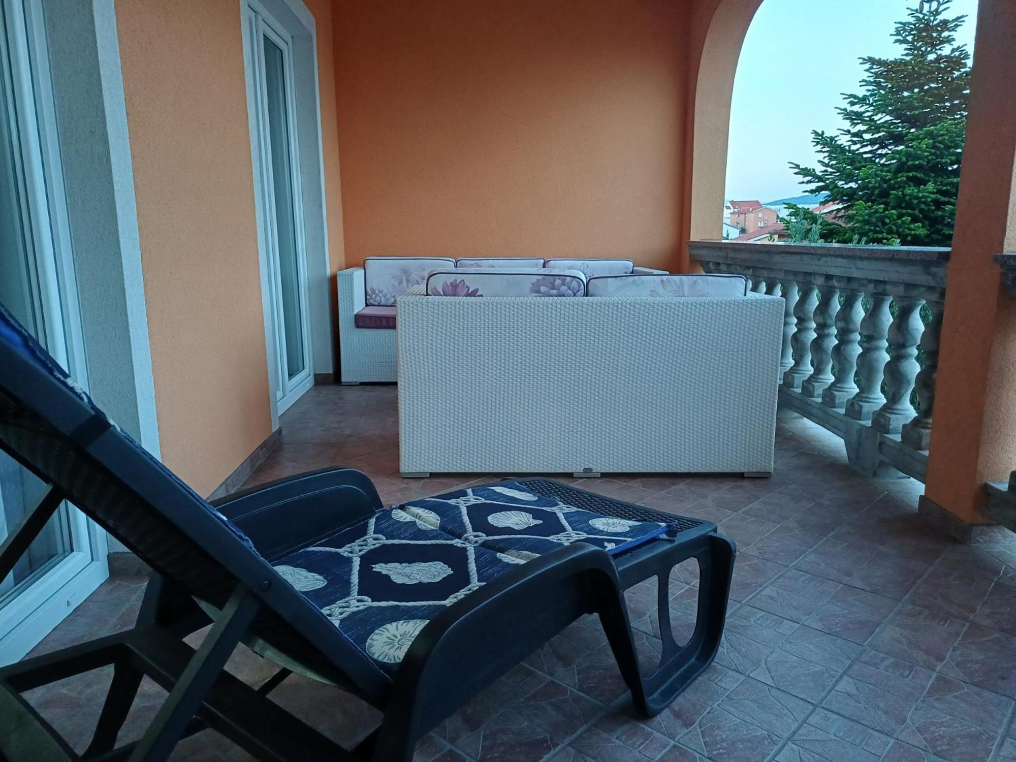 Apartmani Bulajic Krk Town Exterior photo